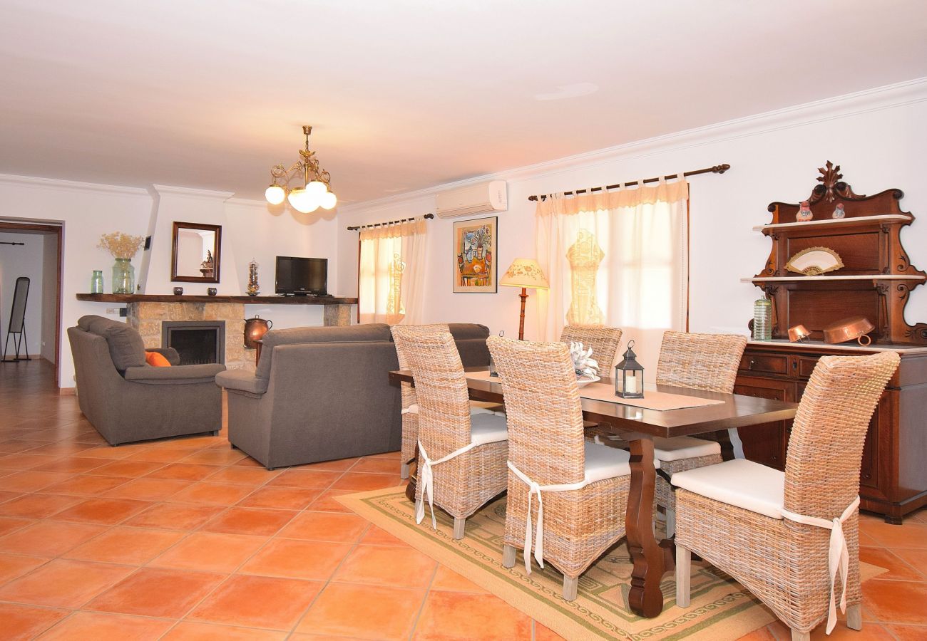 Country house in Sineu - Es Cocons 055 large finca with private pool, garden, barbecue area and air conditioning