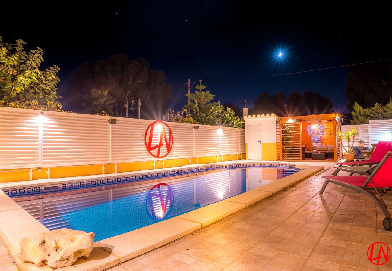 Villa in Ametlla de Mar - Villa Shani: Private pool-3 bedooms-Free Wifi-Close to the nice beaches of Las 3 Calas