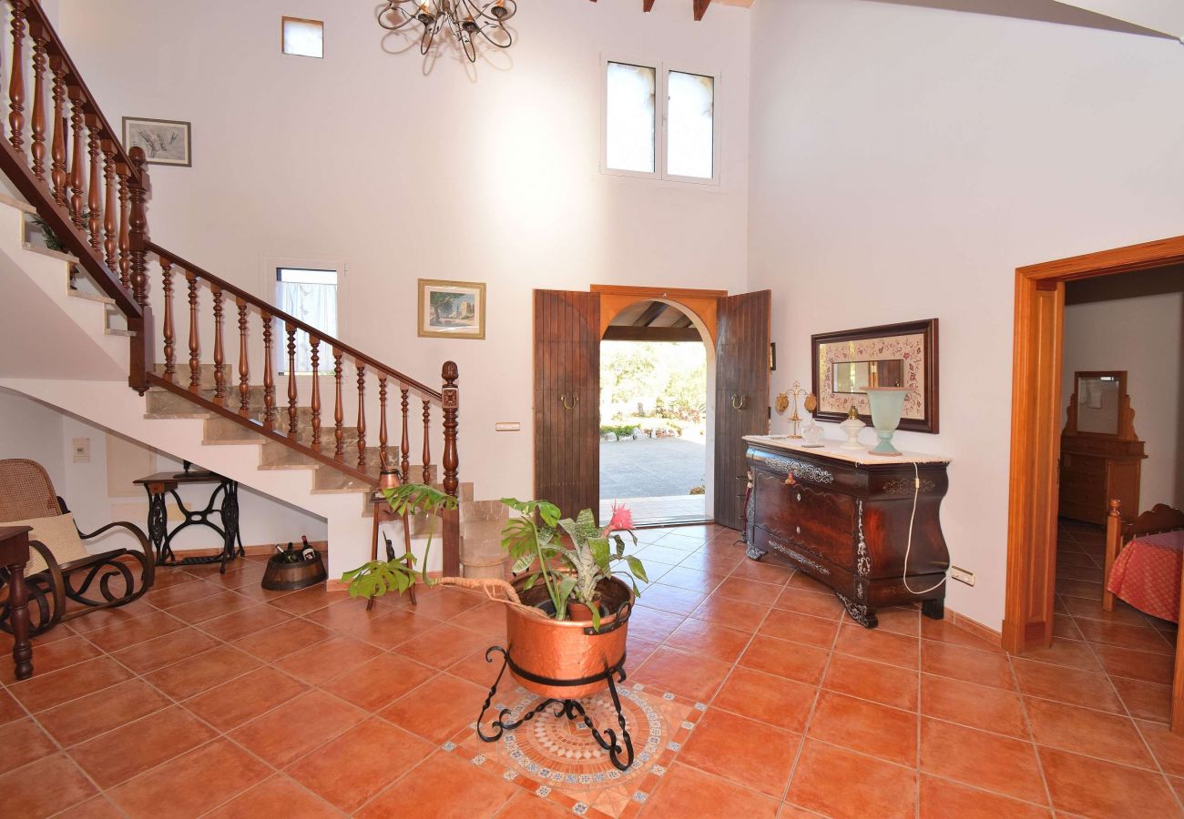 Country house in Cas Concos - Very comfortable Villa with swimming pool and beautiful views of the countryside