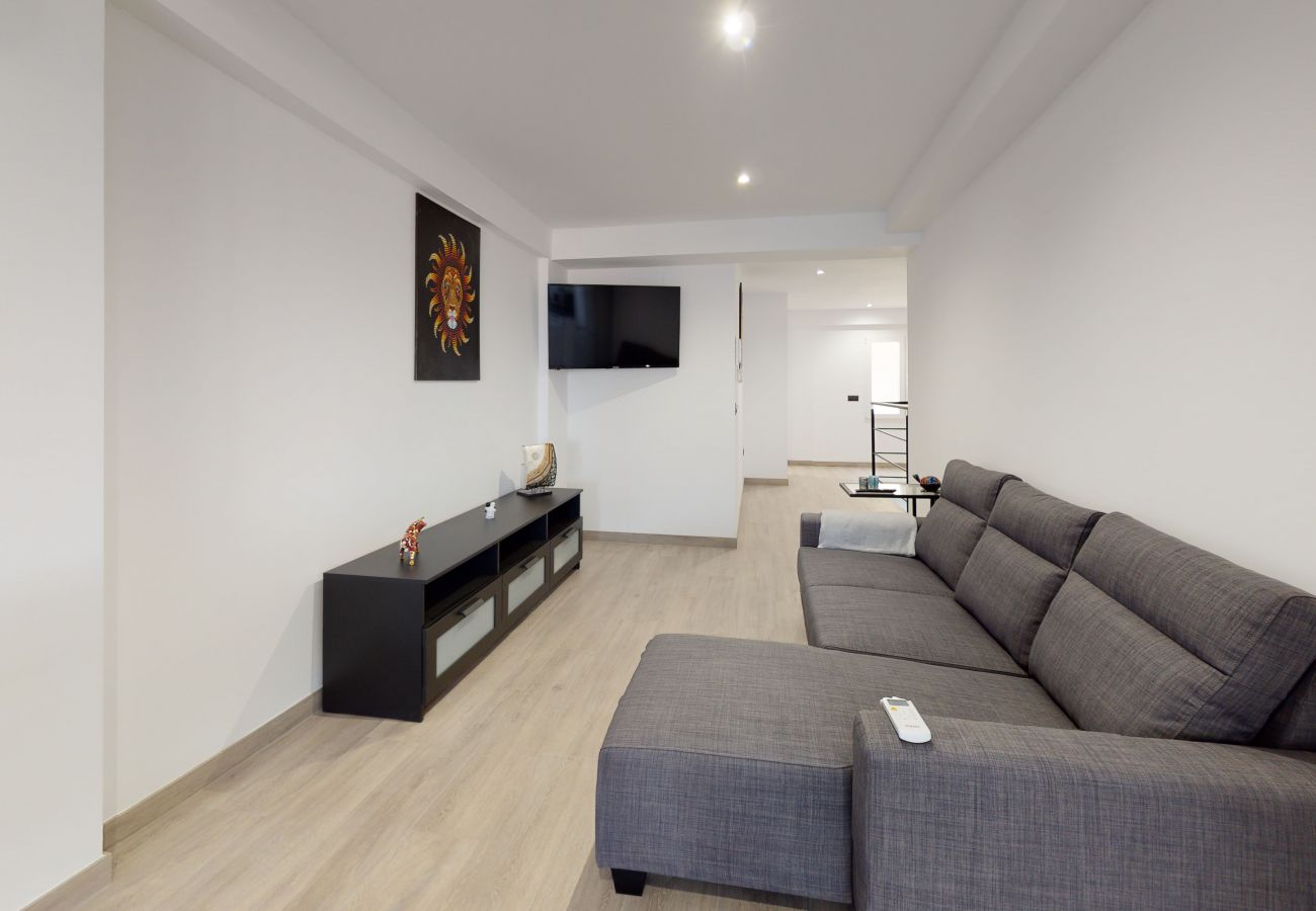 Apartment in Alicante / Alacant - Large & Relaxing City Home
