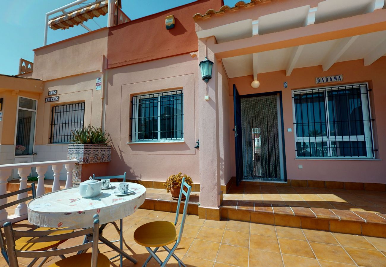 Bungalow in Torrevieja - Cozy & Bright Bungalow