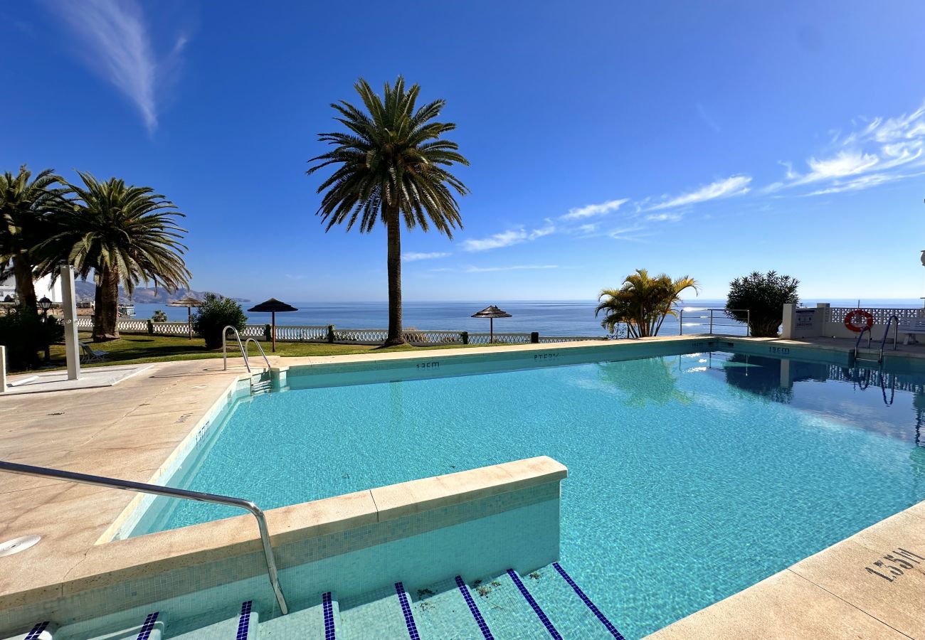 Apartment in Nerja - Spectacular Sea and Pool View Apartment 