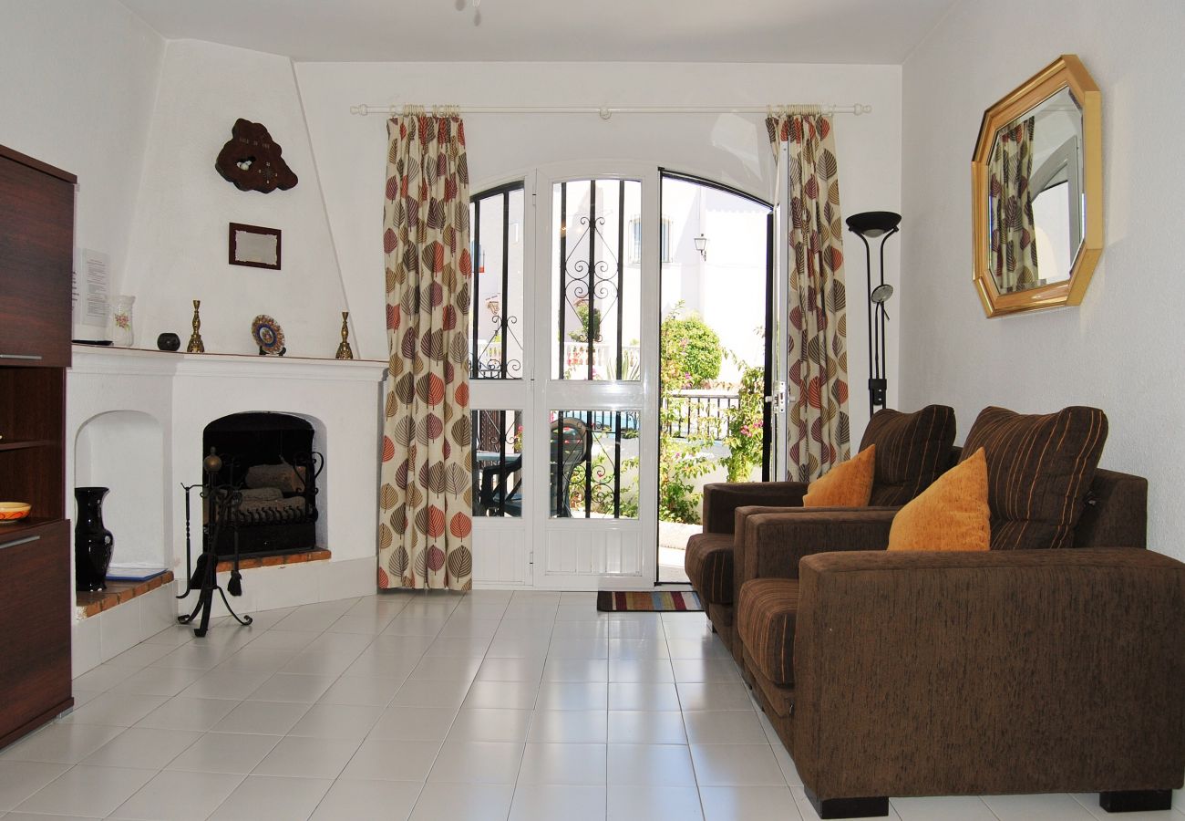 Villa à Nerja - Maison avec 3 chambres et piscine commune à Los Pinos Nerja - Ref 295