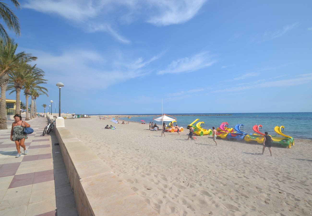 Appartement à Miami Playa - Kursal 2: 90m plage Miami Playa-Terrasse vue mer-Piscine-Climatisé,Wifi et PK inclus  