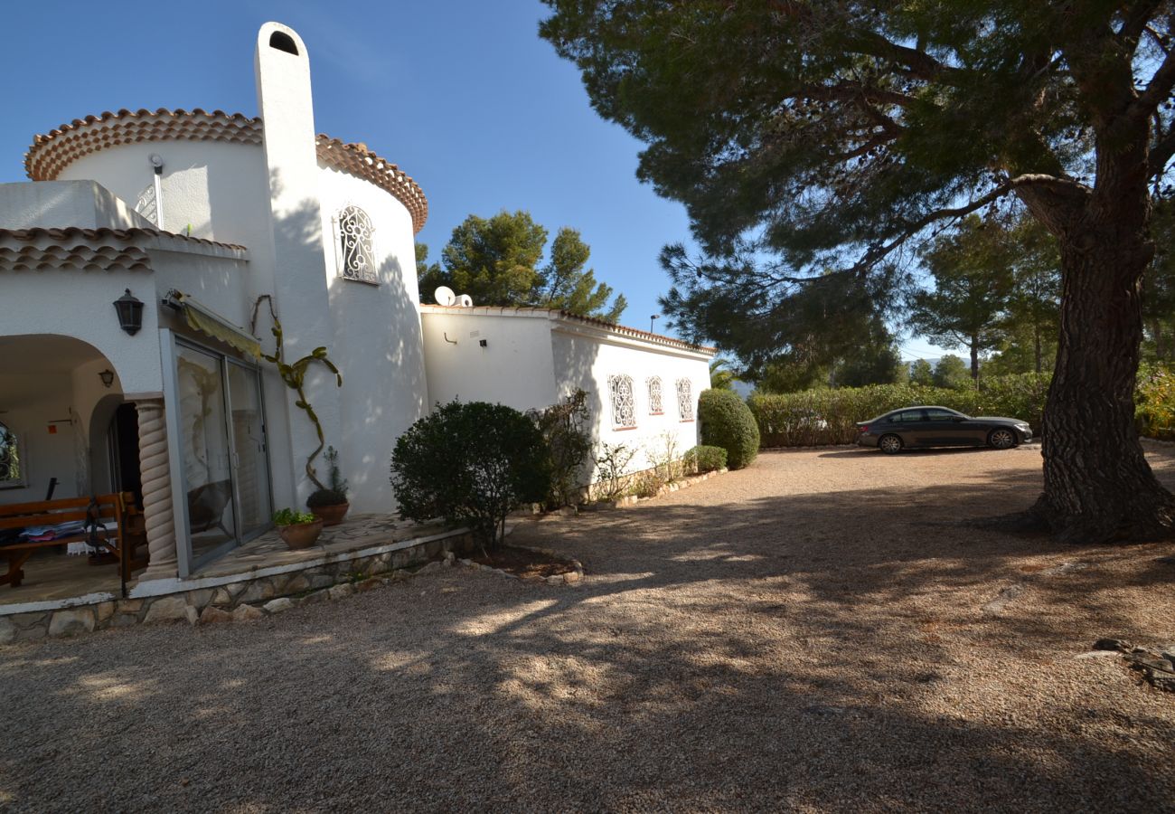 Villa à Ametlla de Mar - Villa Clovis:Piscine privée,jardin 800m2-Proche criques-Clim,Wifi,Linge gratuit