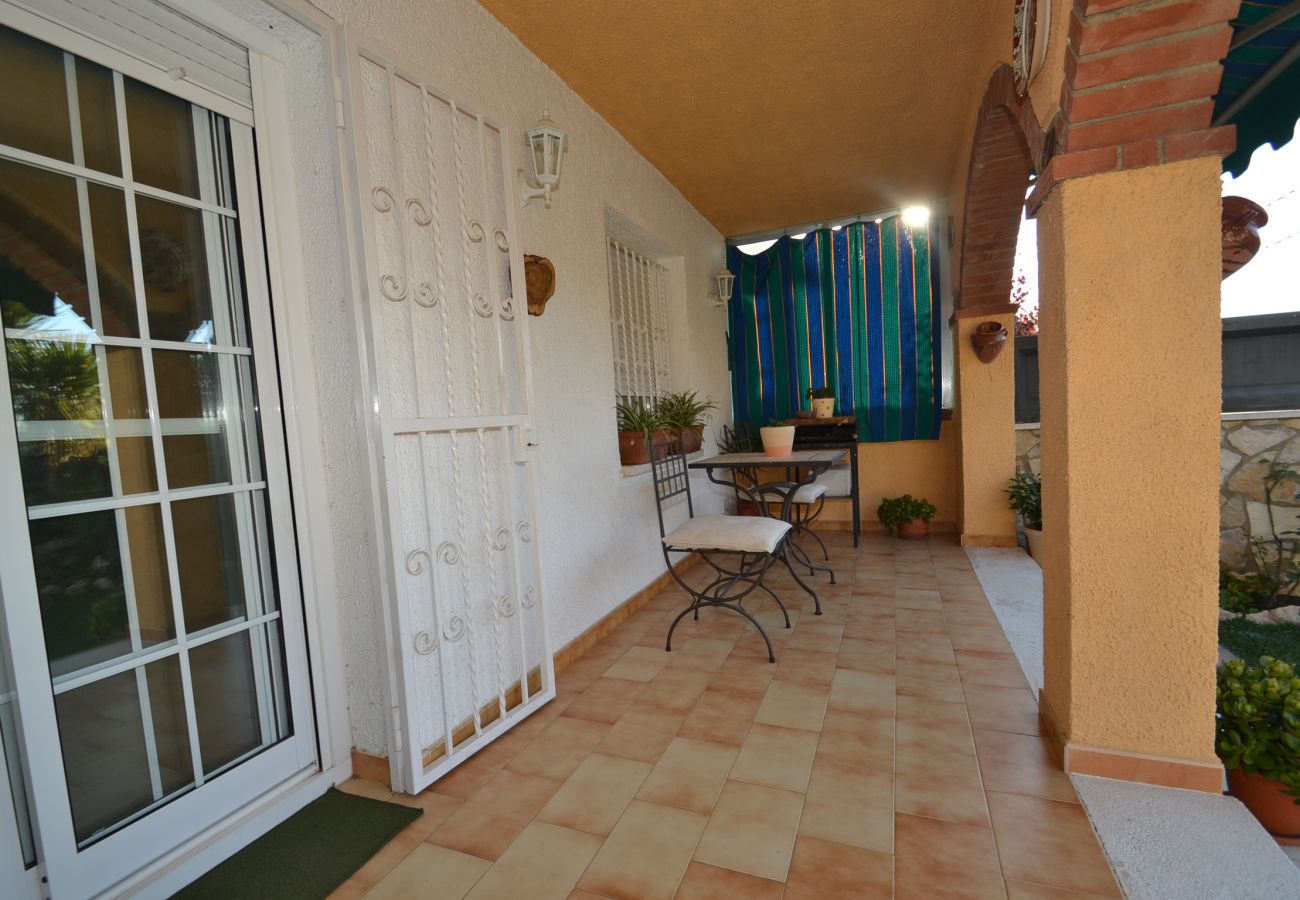 Villa à Cambrils - Villa Cuco:Jolie Villa avec jardin et piscine enfants-400m Plage Cambrils-Climatisation et wifi inclus