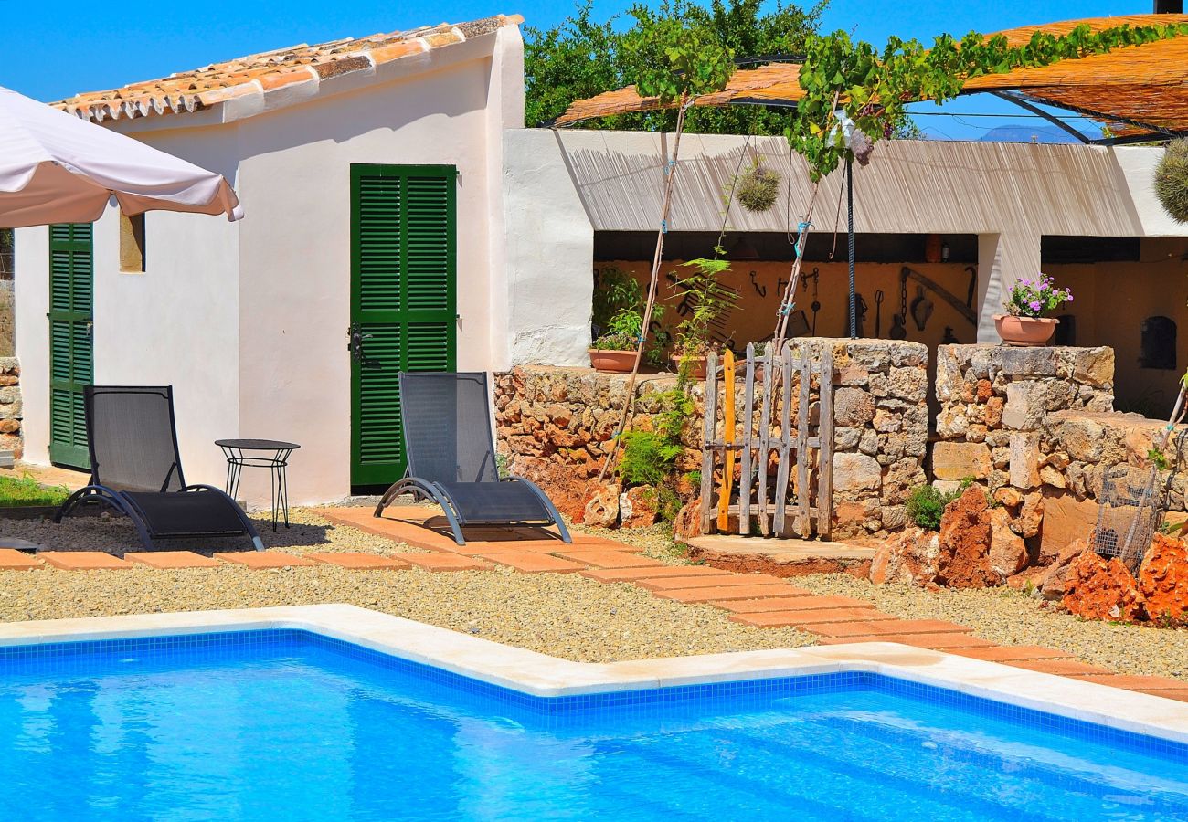 Domaine à Llubi - Sa Vinyota Gran 131 finca traditionnelle avec piscine privée, jardin, climatisation et WiFi