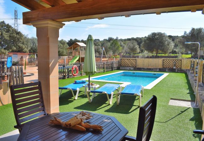 Domaine à Llubi - Son Sitges 139 finca confortable avec piscine privée, espace enfants, terrasse et barbecue