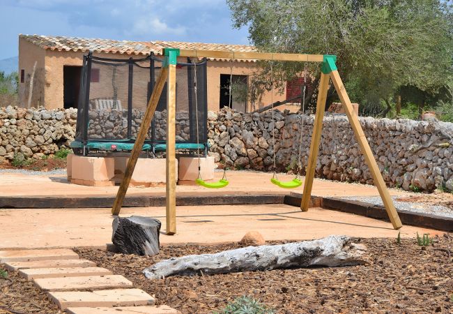 Gîte Rural à Llubi - Can Cortana 005 fantastique finca avec piscine privée, espace enfants, ping-pong et air conditionné