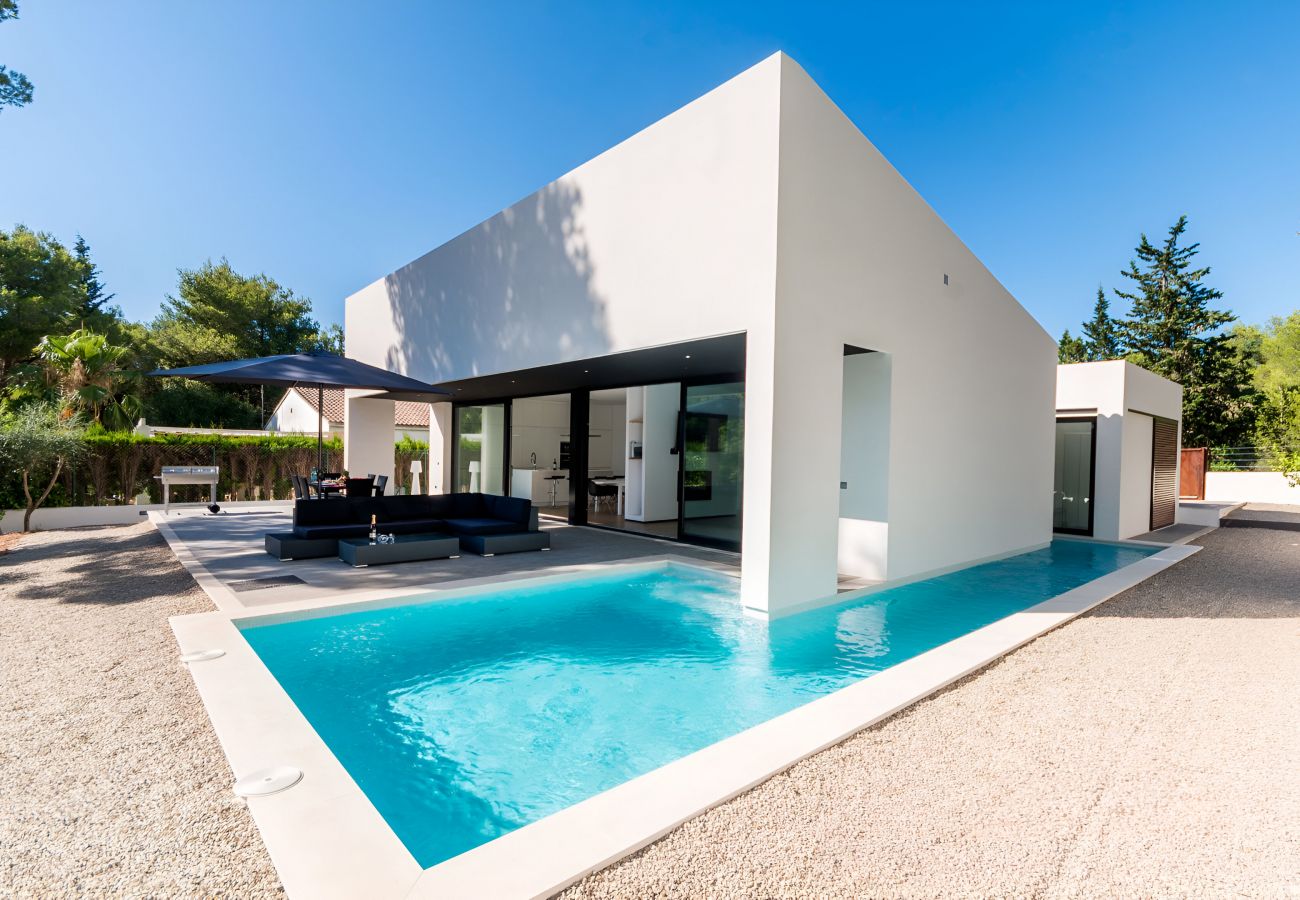 Maison de luxe avec piscine à Majorque. A louer