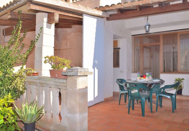 Maison à Maria de la salut - Sa Raval 082 maison de village traditionnelle avec terrasse et WiFi