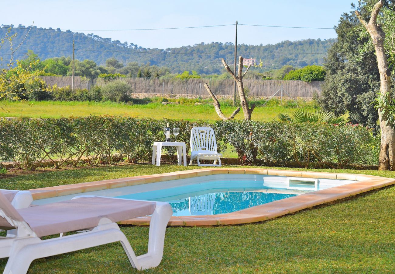 Domaine à Capdepera - Na Miqueleta 074 Finca confortable avec piscine privée, jardin, barbecue et air conditionné