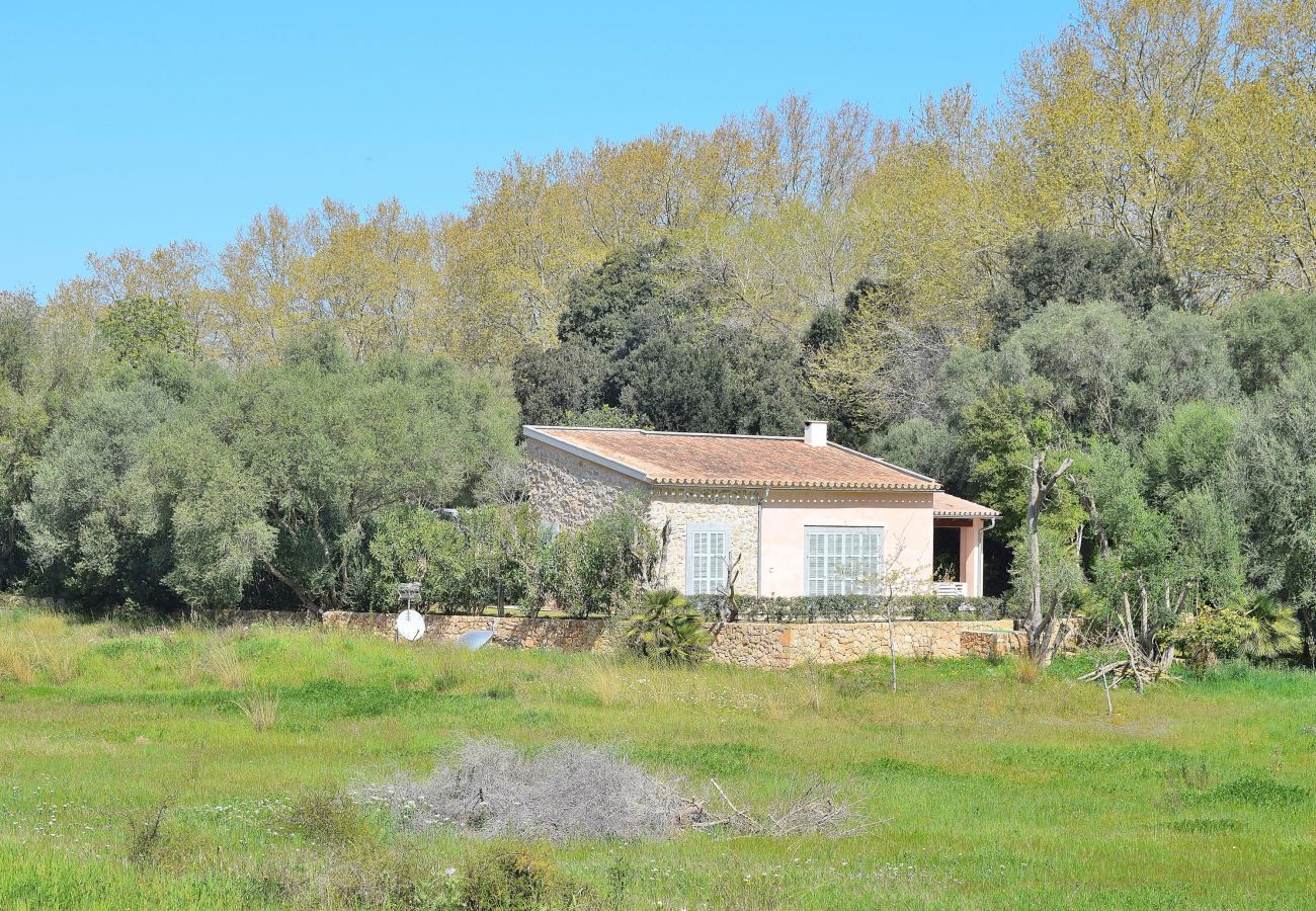 Domaine à Capdepera - Na Miqueleta 074 Finca confortable avec piscine privée, jardin, barbecue et air conditionné