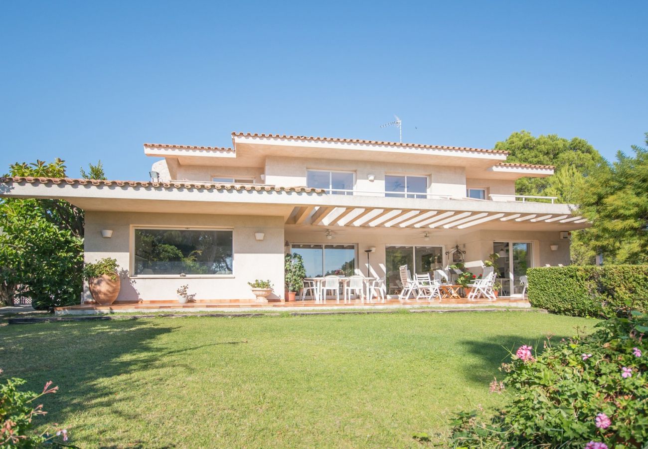 villa à Tarragona - V32 Villa unique en première ligne avec accès à la plage semi-privée