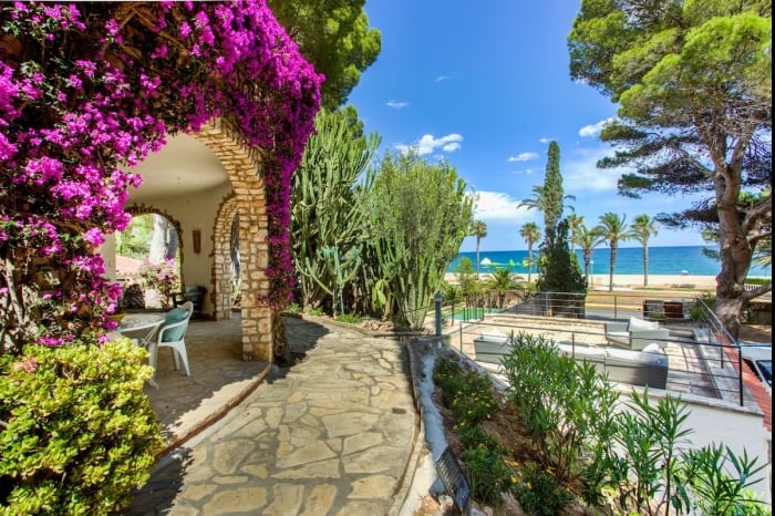 TH06 Villa · Miami Platja · 6 dormitorios · 12 camas · 4 baños