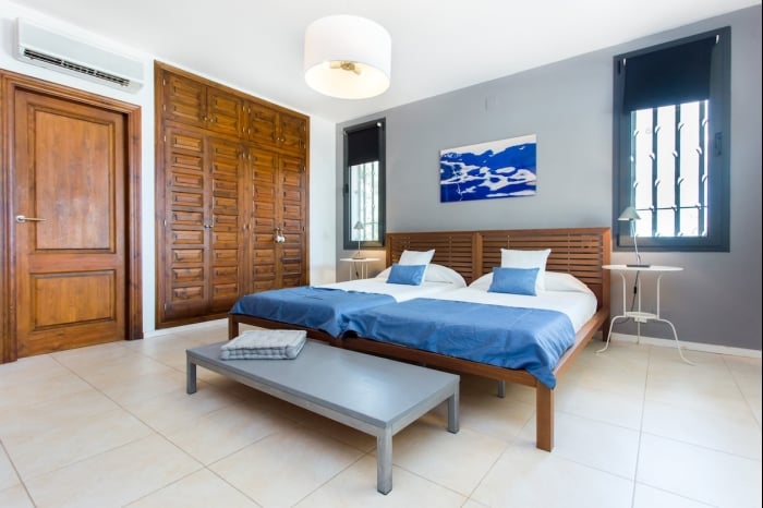 image TH06 Villa · Miami Platja · 6 dormitorios · 12 camas · 4 baños 19