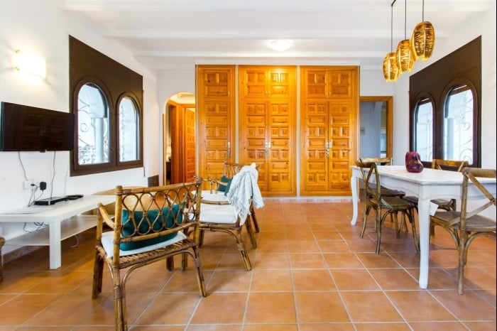 image TH06 Villa · Miami Platja · 6 dormitorios · 12 camas · 4 baños 33