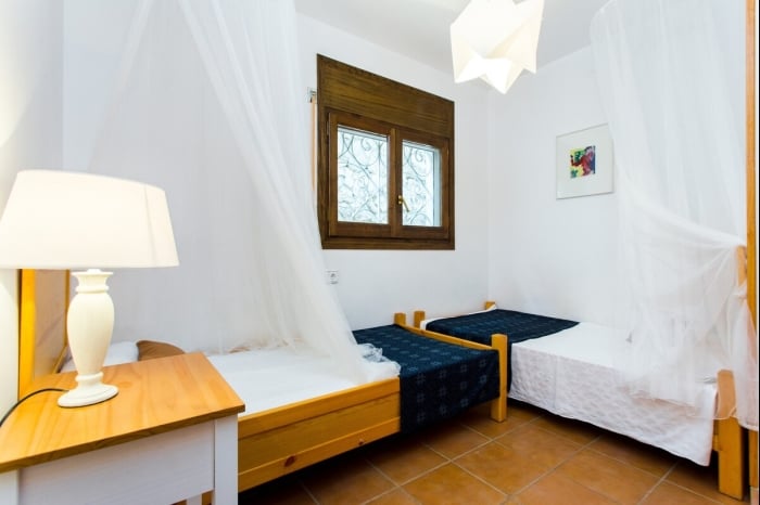 image TH06 Villa · Miami Platja · 6 dormitorios · 12 camas · 4 baños 39