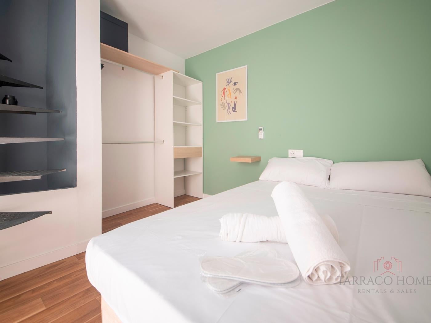 image TH08 Apartamento Moderno con Patio Privado 28