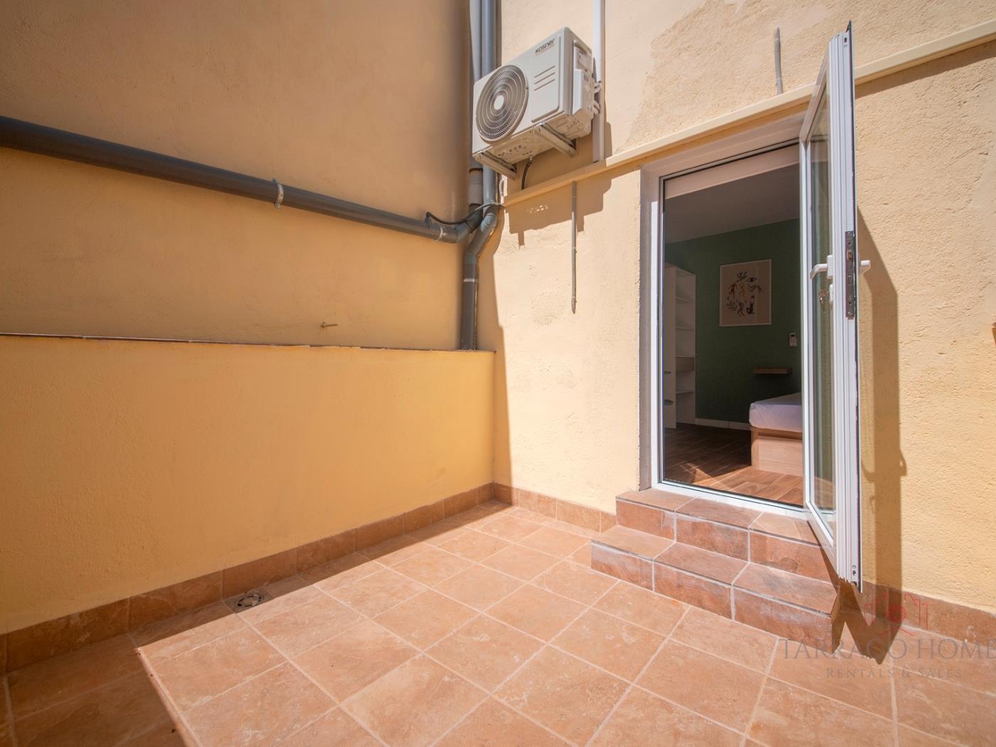 image TH08 Apartamento Moderno con Patio Privado 33