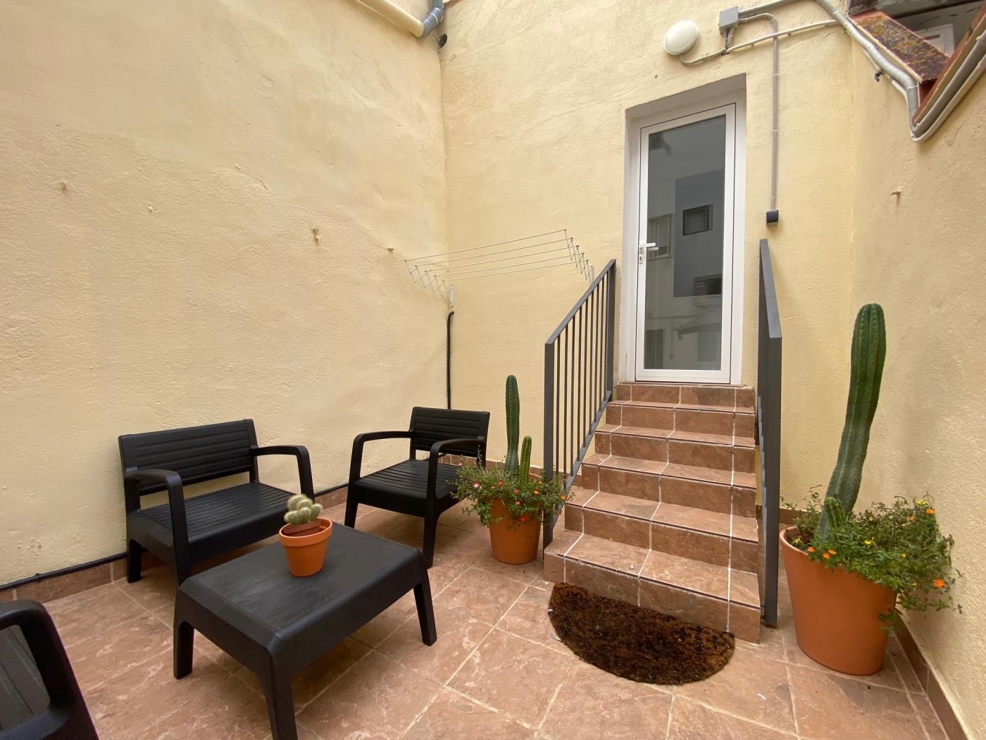 image TH08 Apartamento Moderno con Patio Privado 36