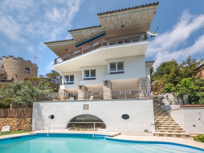 th128 Villa · Tarragona · 4 dormitorios · 5 camas · 4 baños