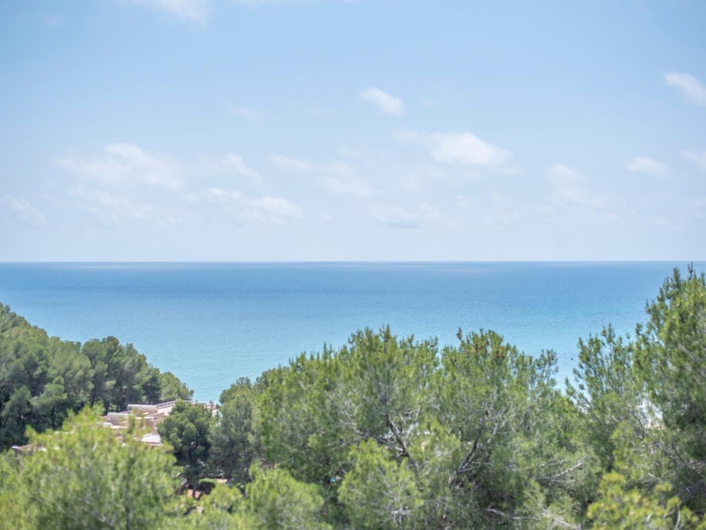 image th128 Villa · Tarragona · 4 dormitorios · 5 camas · 4 baños 11