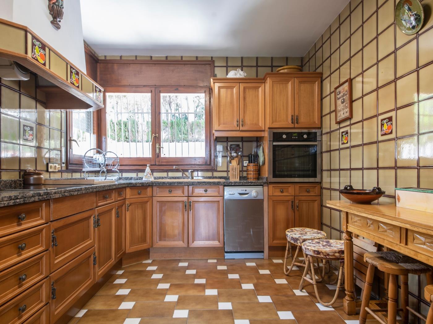 image th128 Villa · Tarragona · 4 dormitorios · 5 camas · 4 baños 15