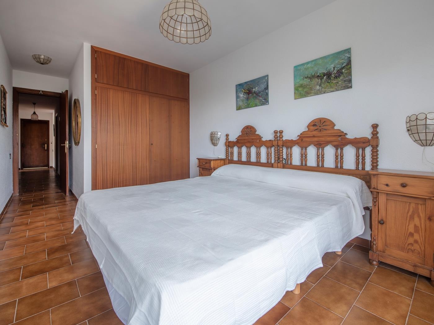 image th128 Villa · Tarragona · 4 dormitorios · 5 camas · 4 baños 22