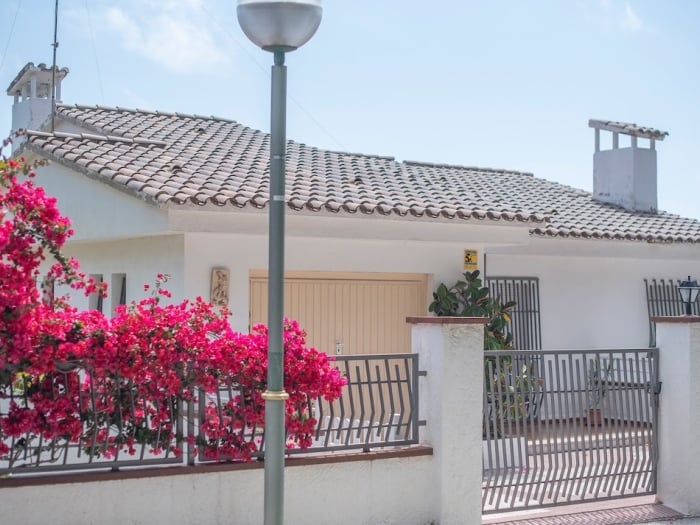 image th128 Villa · Tarragona · 4 dormitorios · 5 camas · 4 baños 23