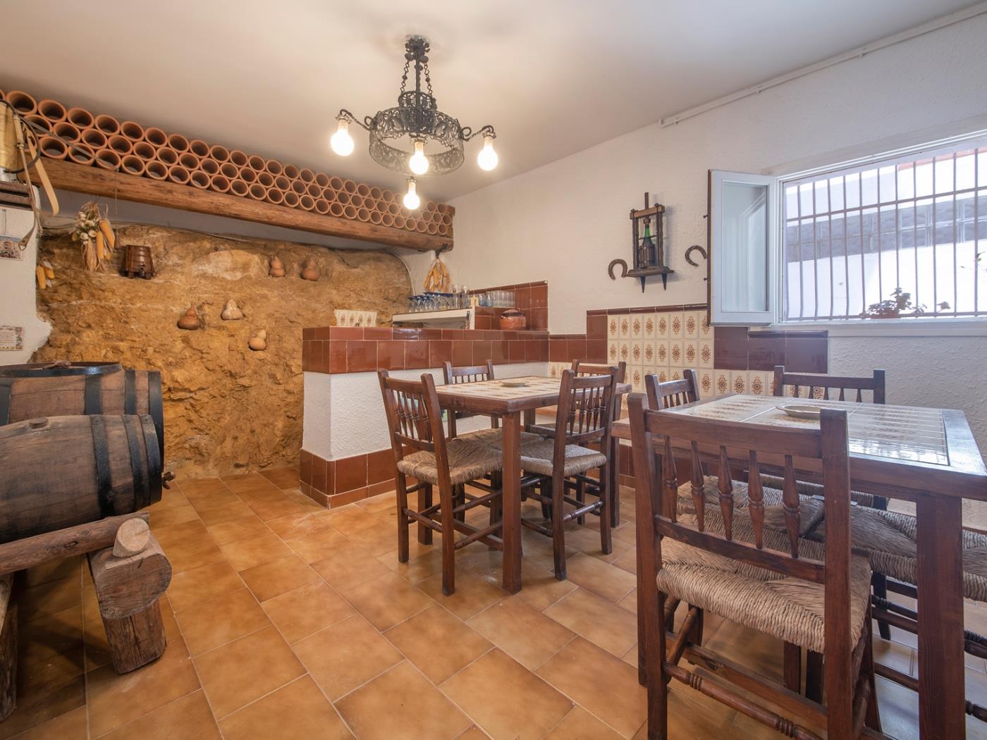image th128 Villa · Tarragona · 4 dormitorios · 5 camas · 4 baños 25