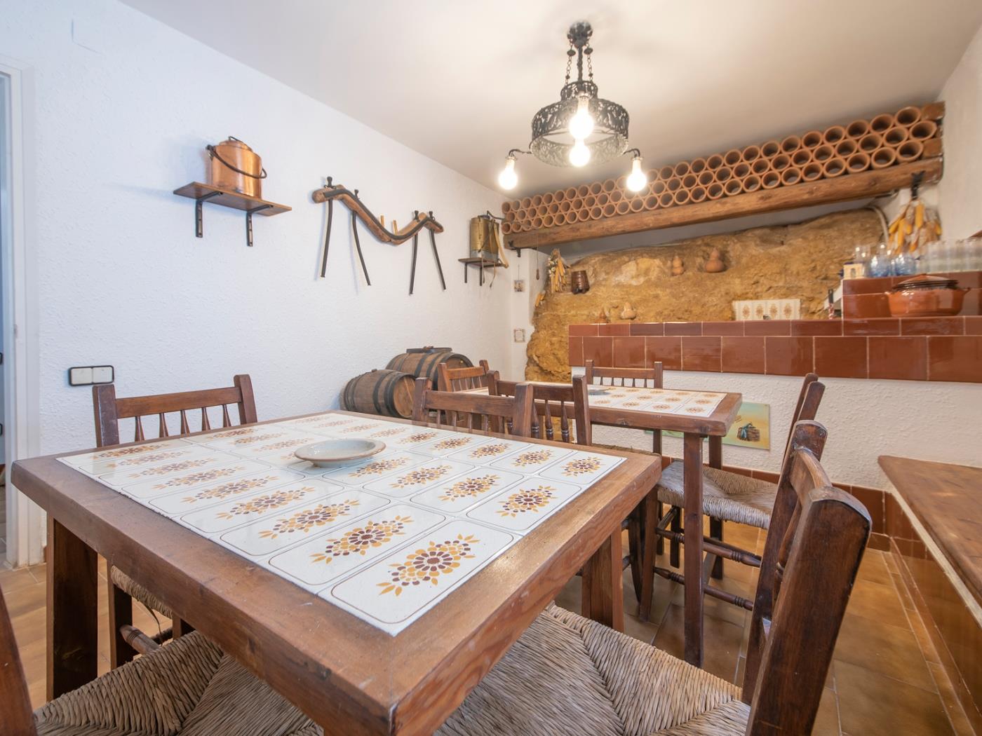 image th128 Villa · Tarragona · 4 dormitorios · 5 camas · 4 baños 26