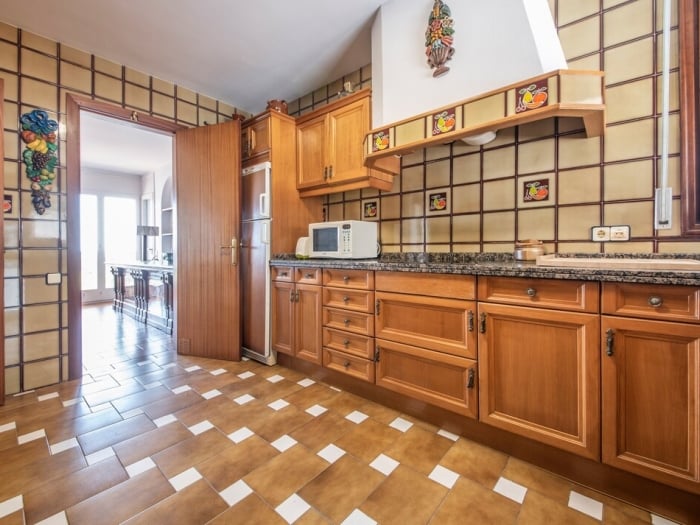 image th128 Villa · Tarragona · 4 dormitorios · 5 camas · 4 baños 31