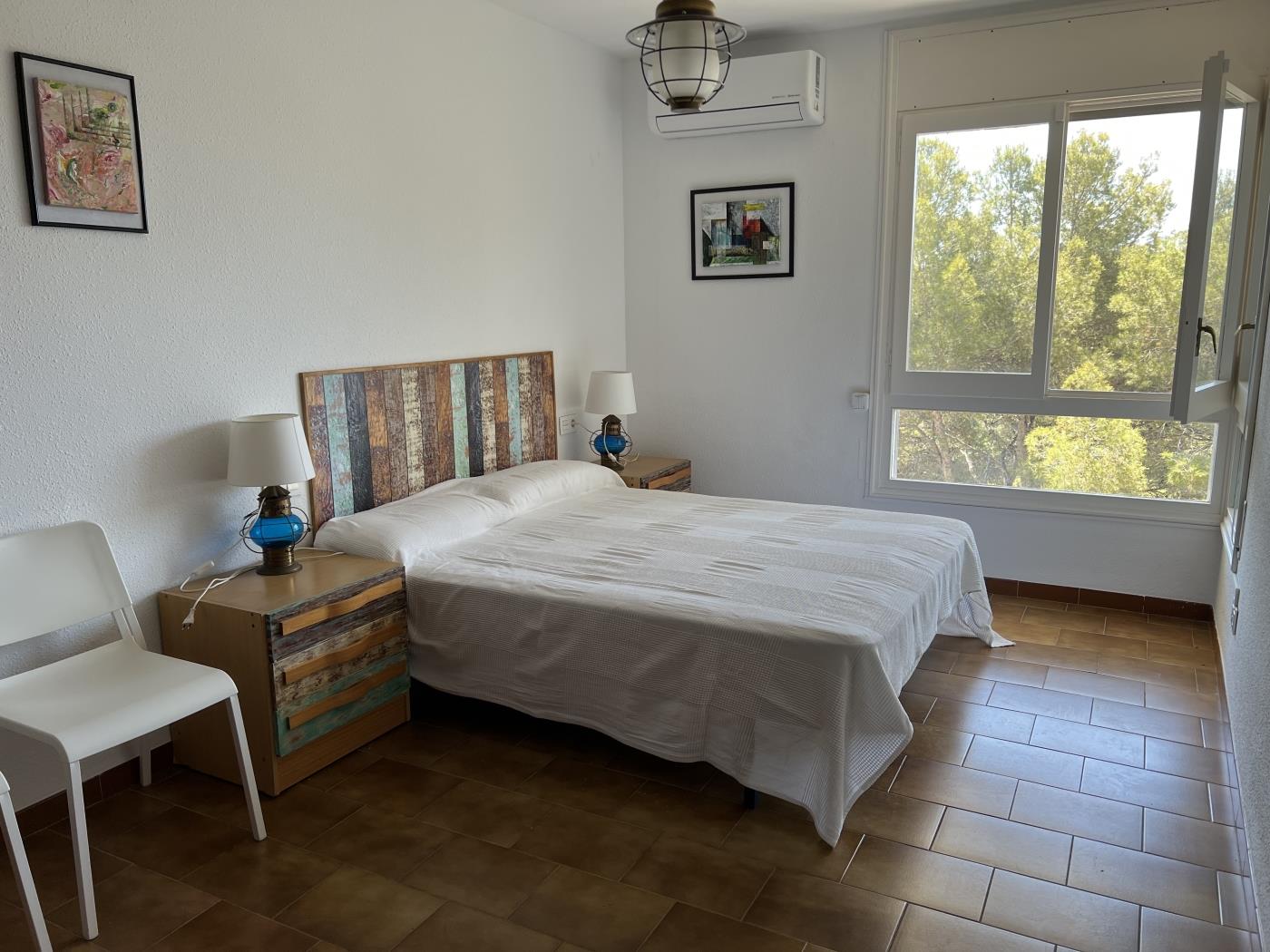 image th128 Villa · Tarragona · 4 dormitorios · 5 camas · 4 baños 3