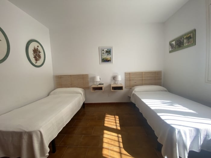 image th128 Villa · Tarragona · 4 dormitorios · 5 camas · 4 baños 46