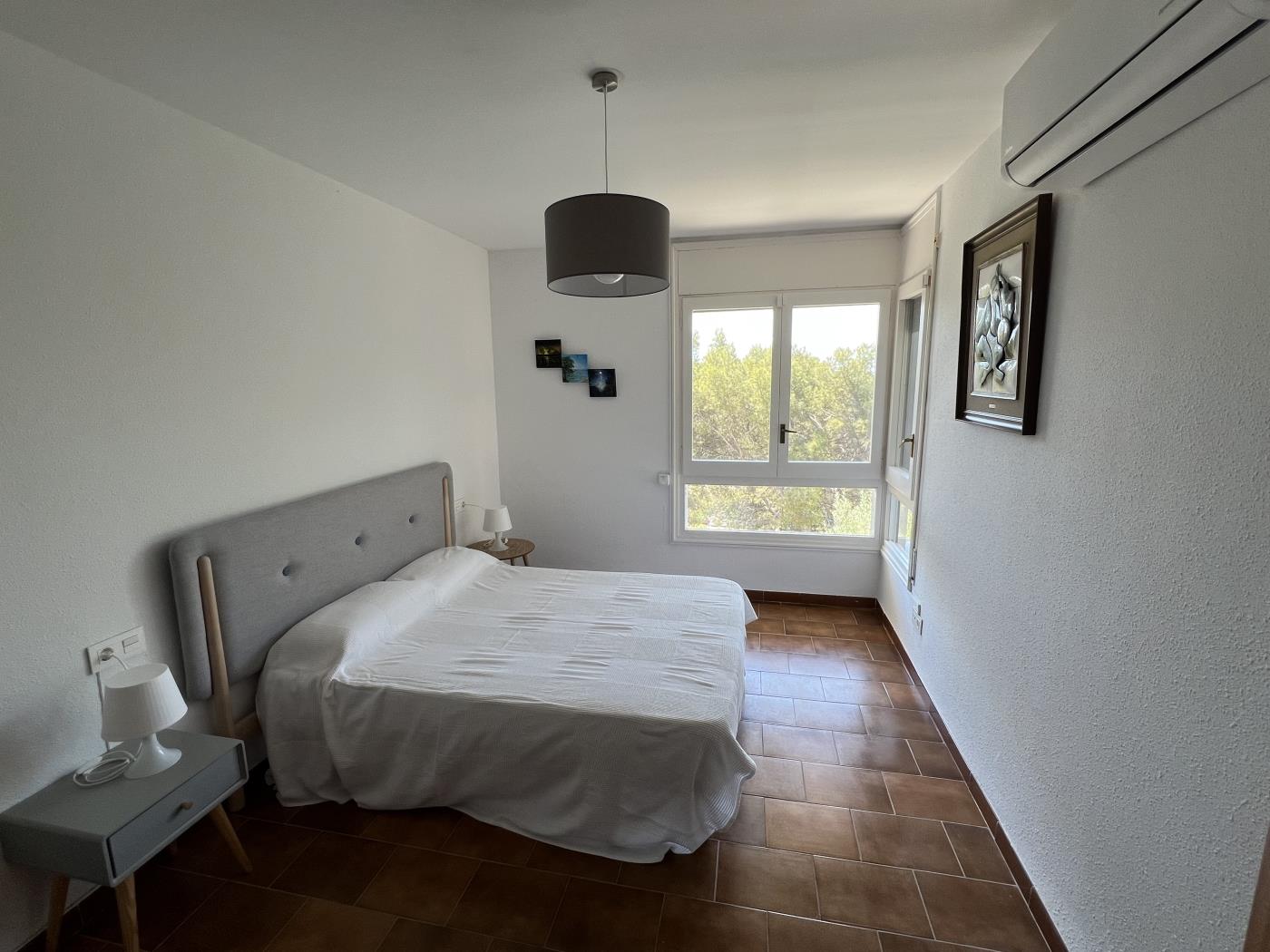 image th128 Villa · Tarragona · 4 dormitorios · 5 camas · 4 baños 4