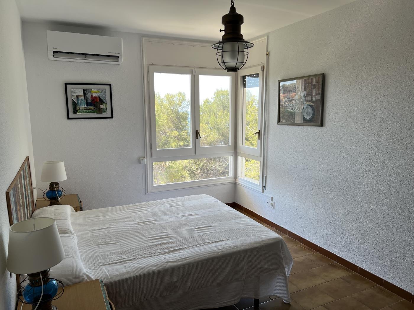 image th128 Villa · Tarragona · 4 dormitorios · 5 camas · 4 baños 9