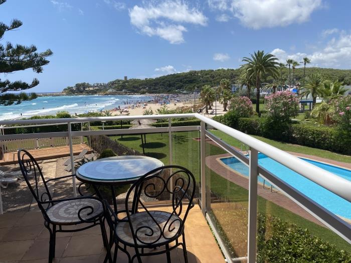 Th29 Deluxe beachfront apartment in La Mora-Tamarit