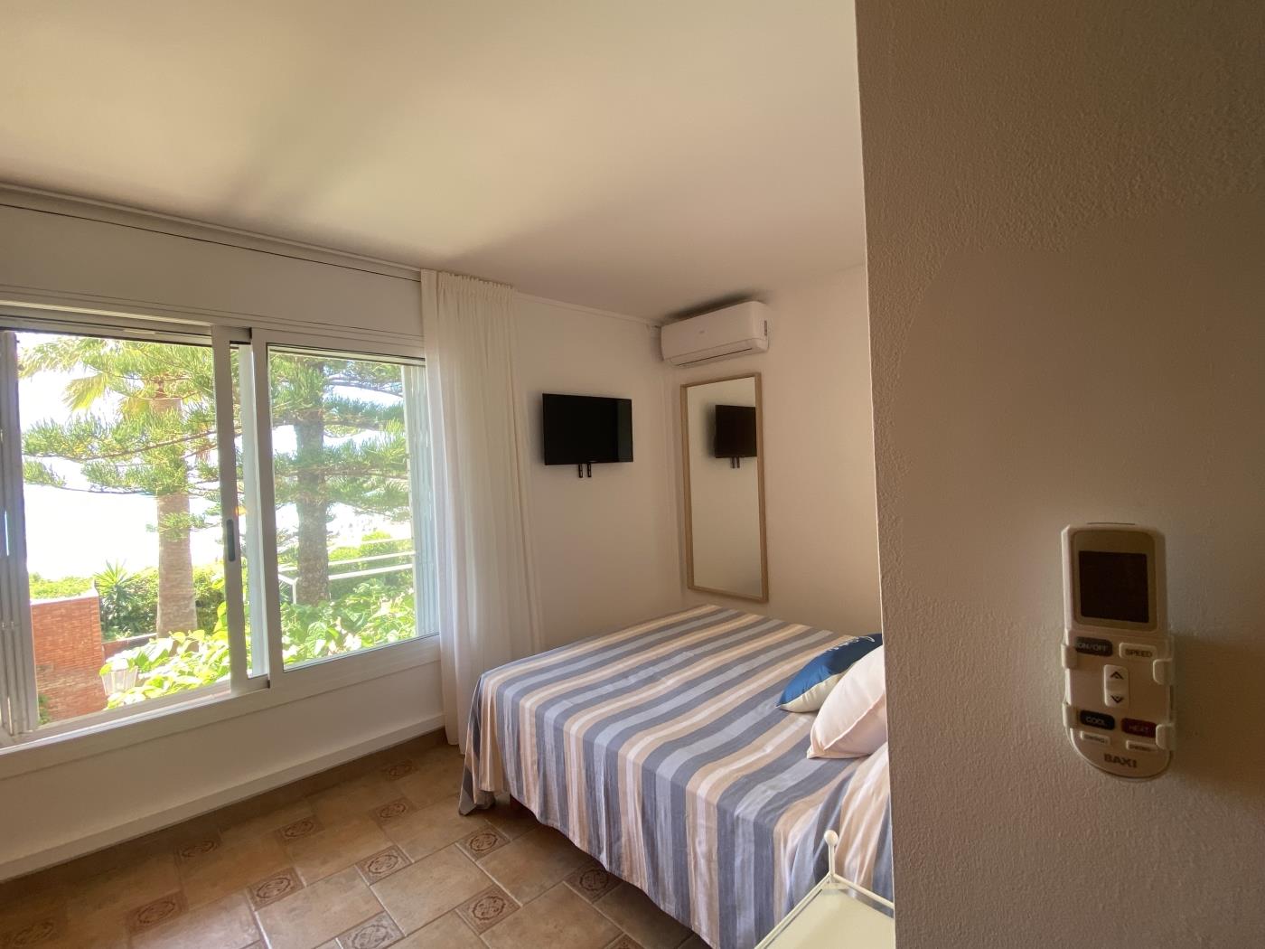 image Th29 Deluxe beachfront apartment in La Mora-Tamarit 15