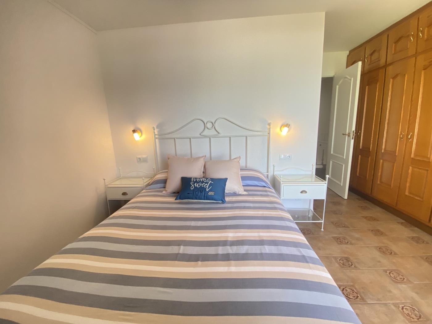 image Th29 Deluxe beachfront apartment in La Mora-Tamarit 16