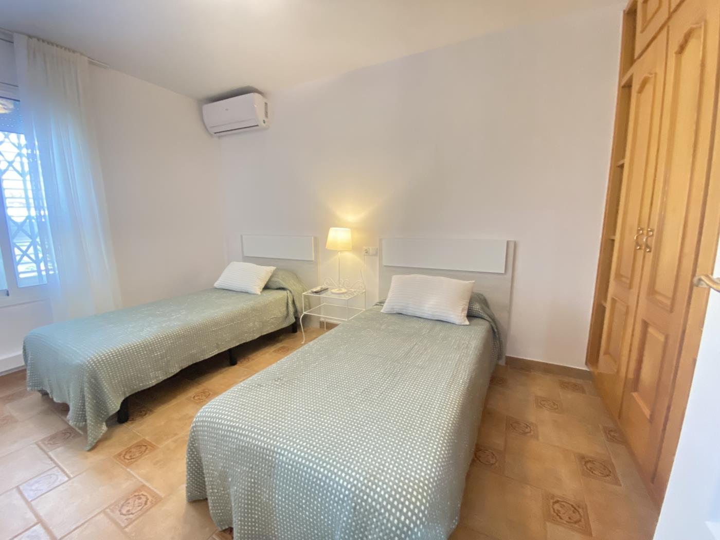 image Th29 Deluxe beachfront apartment in La Mora-Tamarit 21