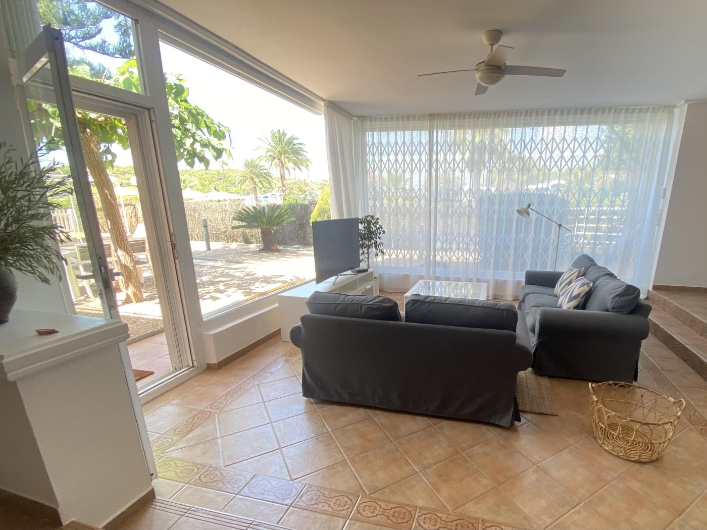 image Th29 Deluxe beachfront apartment in La Mora-Tamarit 4