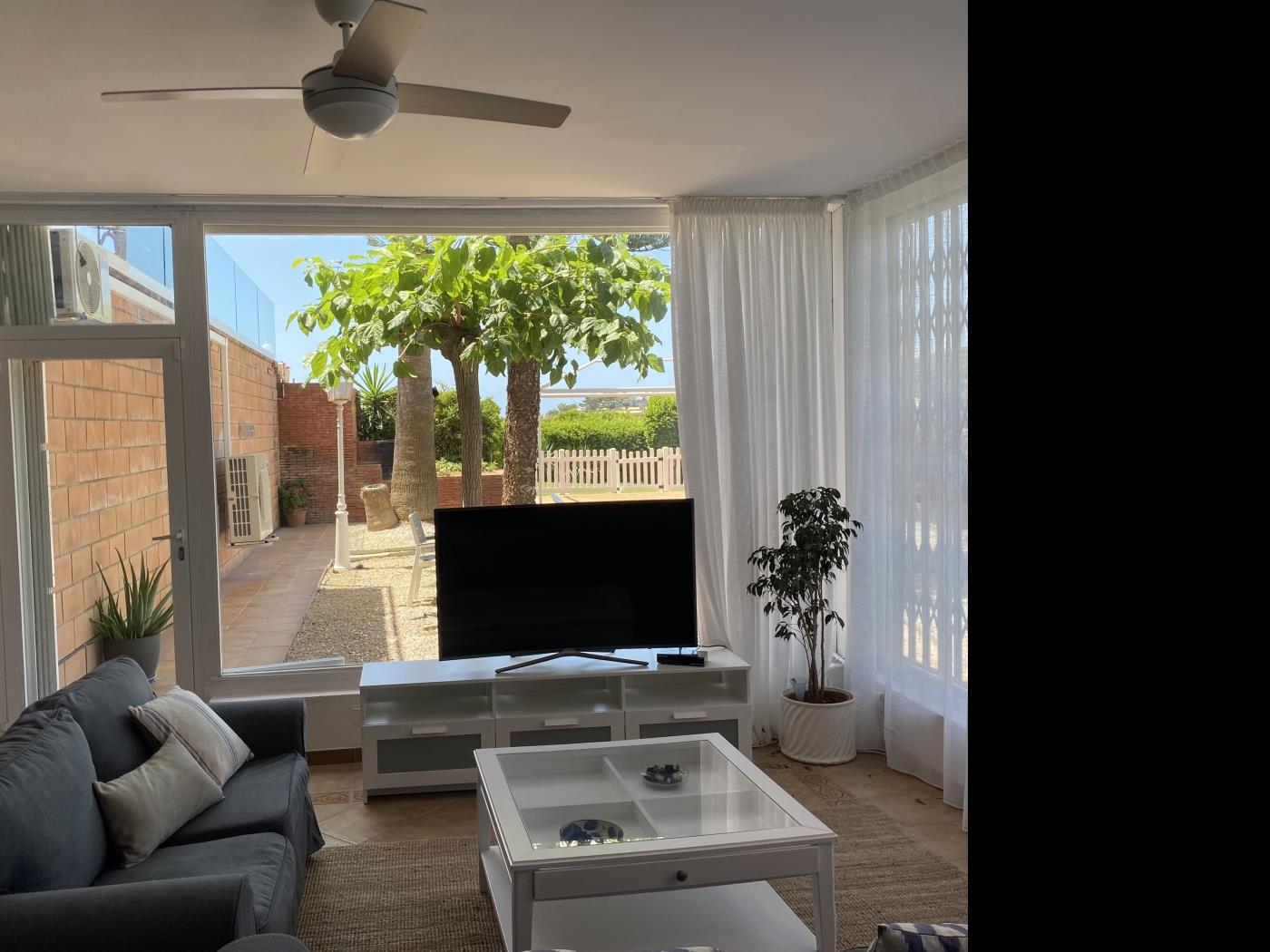 image Th29 Deluxe beachfront apartment in La Mora-Tamarit 5