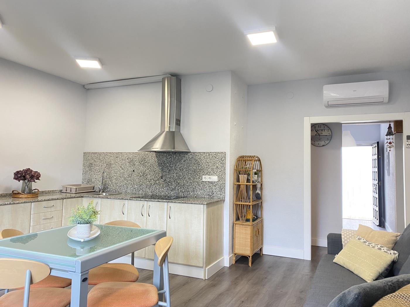 image th14 Spacious Apartment on La Mora Beach 9