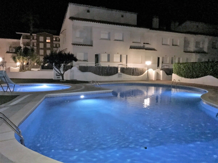 image R141 Manila Resort Patio 18
