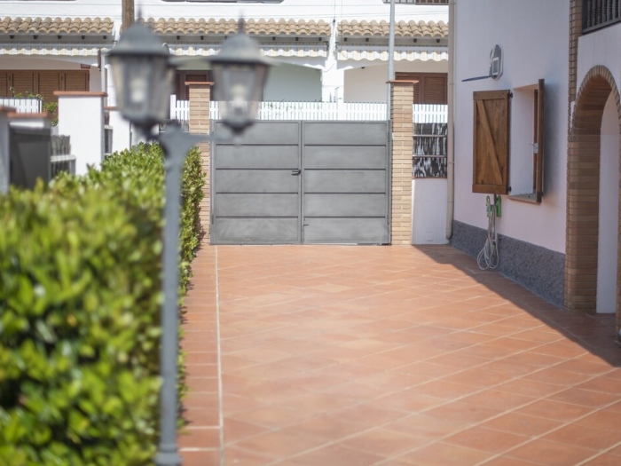 image R145 Villa en Roda de Bera 3