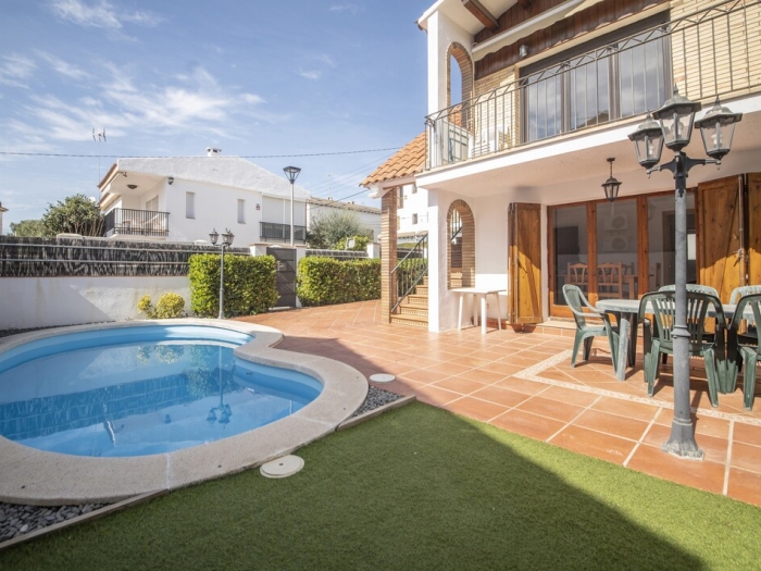 image R145 Villa en Roda de Bera 44