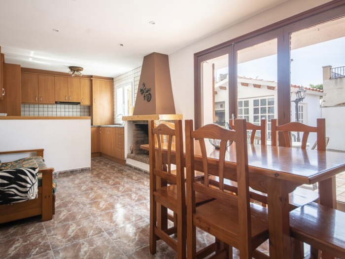 image R145 Villa en Roda de Bera 4
