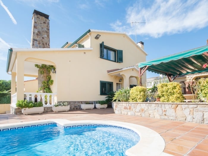 R15 Villa Marinada