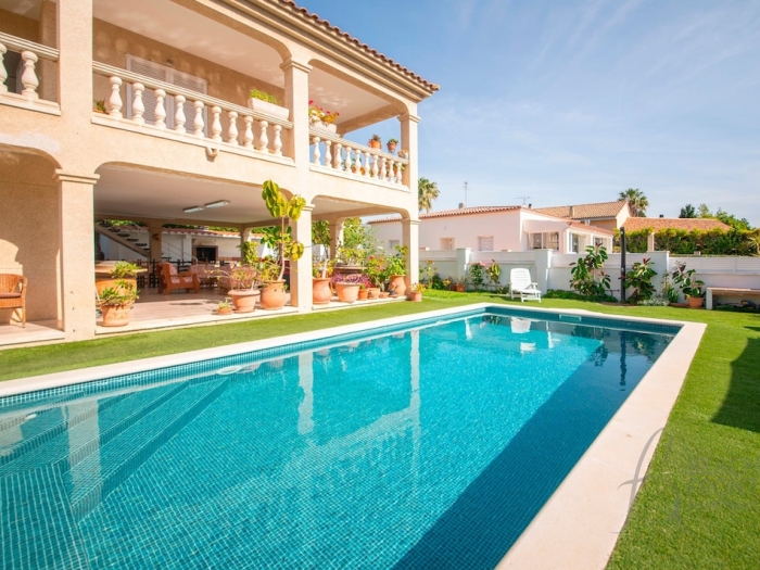 image R153 Villa con Piscina en Coma-ruga 37